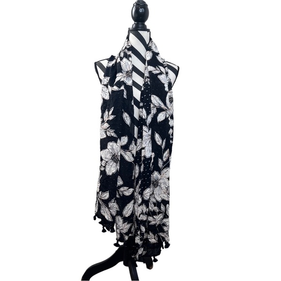 Isaac Mizrahi Live Floral Bloomcore Textured Boho Scarf Wrap Shawl - Picture 3 of 9